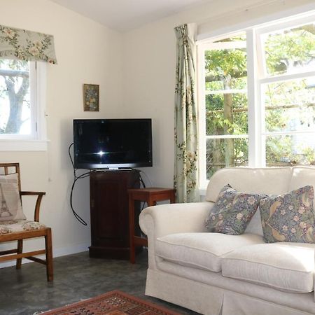 The Leafy Flat Apartment Havelock North Luaran gambar
